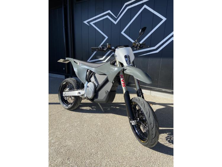 STARK VARG EX SUPERMOTARD 80HP