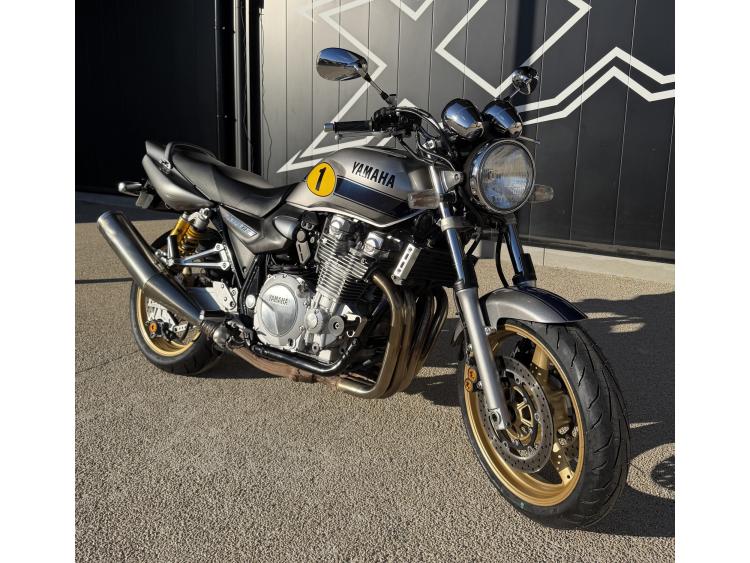 YAMAHA XJR 1300