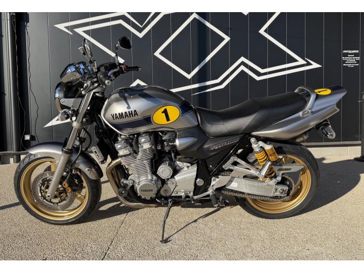 YAMAHA XJR 1300