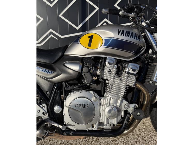 YAMAHA XJR 1300