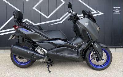 YAMAHA XMAX 300