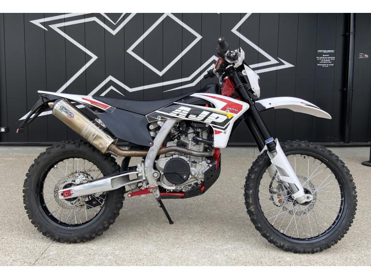AJP 250 SPR
