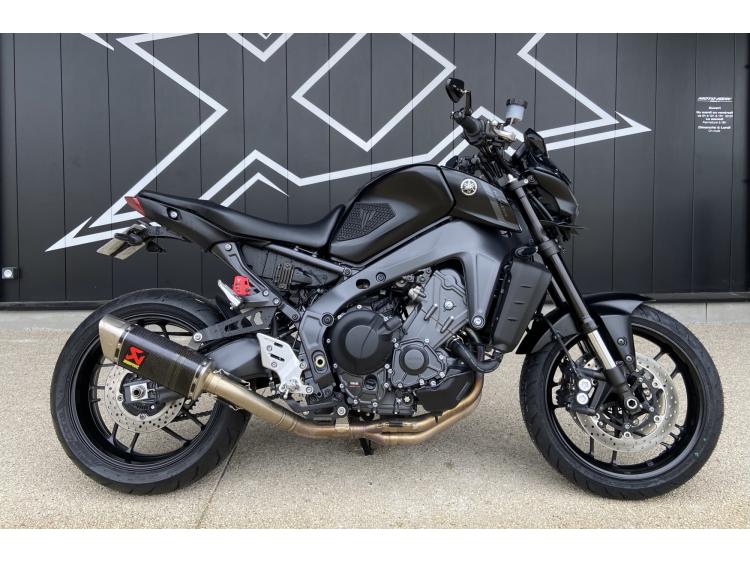 YAMAHA MT09 MT 09 AKRAPOVIC