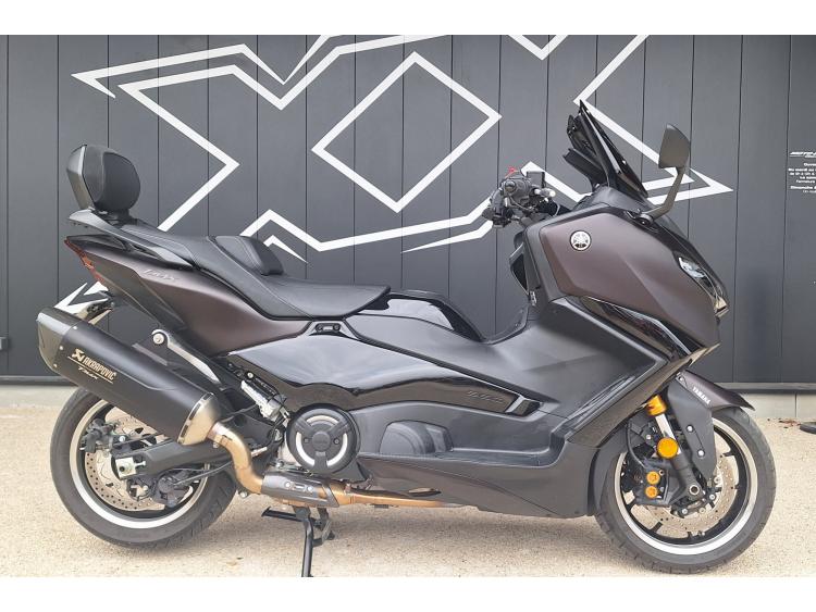 YAMAHA T-MAX 560 TECH MAX PACK SPORT AKRAPOVIC