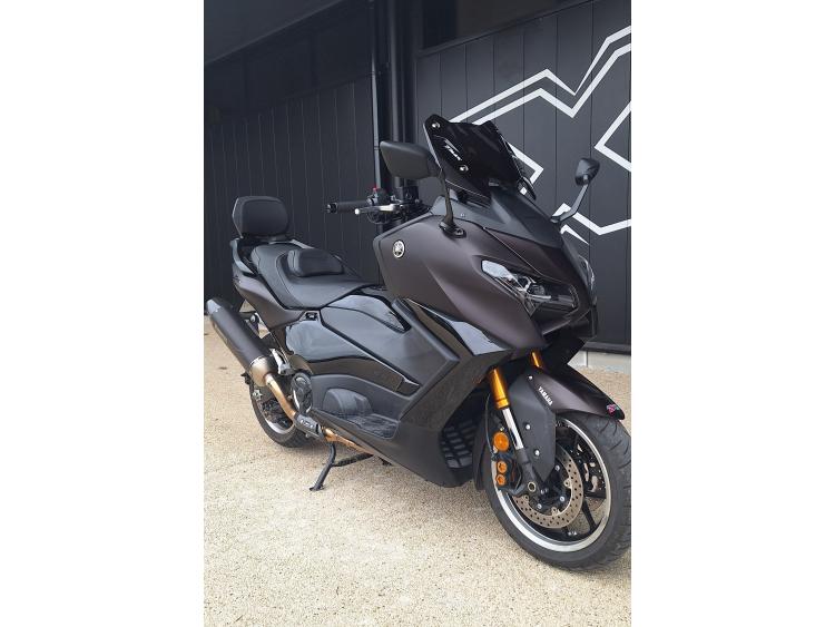 YAMAHA T-MAX 560 TECH MAX PACK SPORT AKRAPOVIC