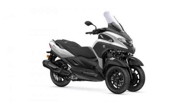 TRICITY 300 (25)